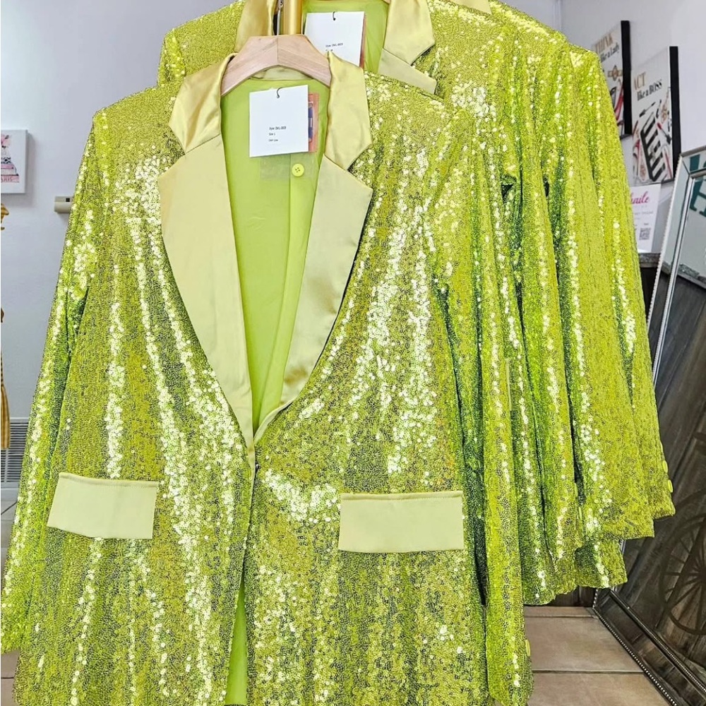 women blazer used once